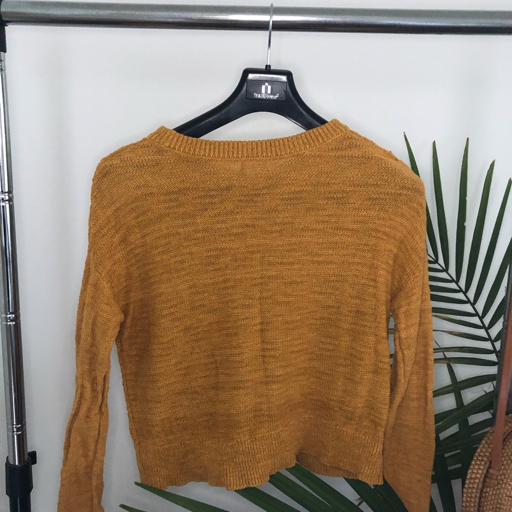 Yellow sweater - Picture 2 of 2